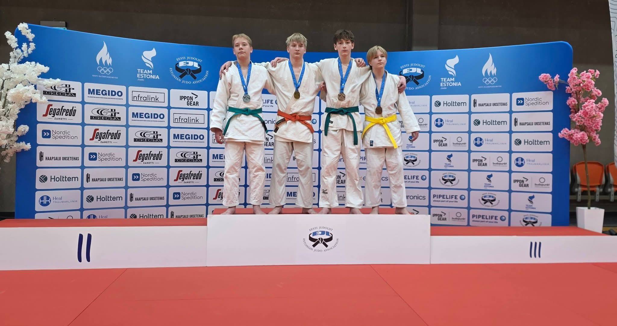 666293447_122156675072718448_1727920186353805459_n